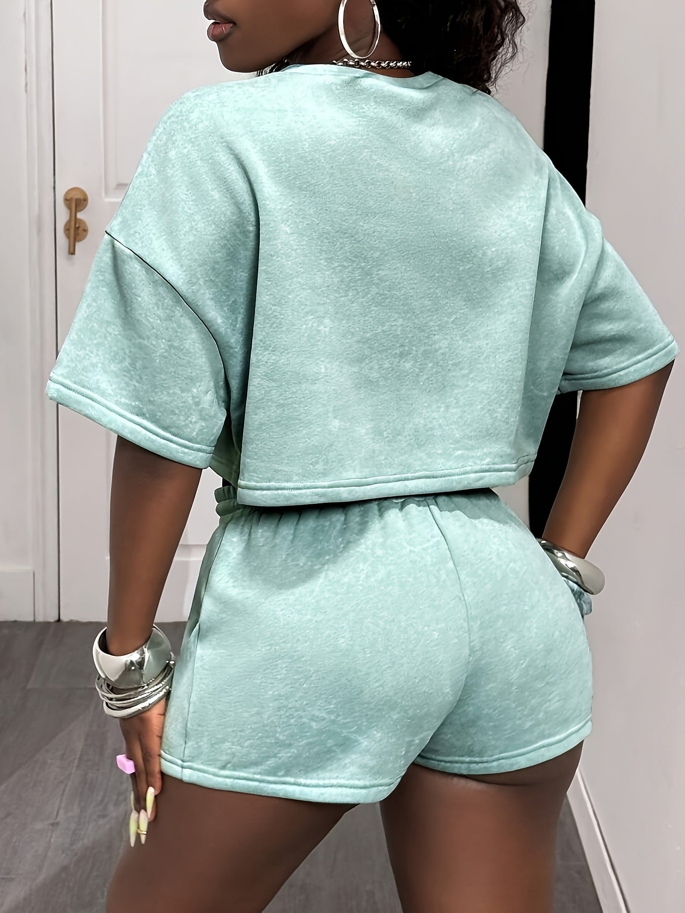 Women'S Casual Street Style Snowflake Fabric Round Neck Short Sleeve T-Shirt And Shorts Set, Elegant Solid Color, Spring/Fall, with Drawstring Detail.